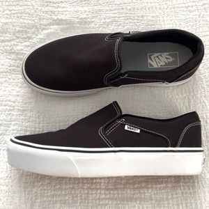 VANS SLIP ON PLATFORM SHOES